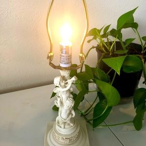 Vintage Cherubs Angels table lamp